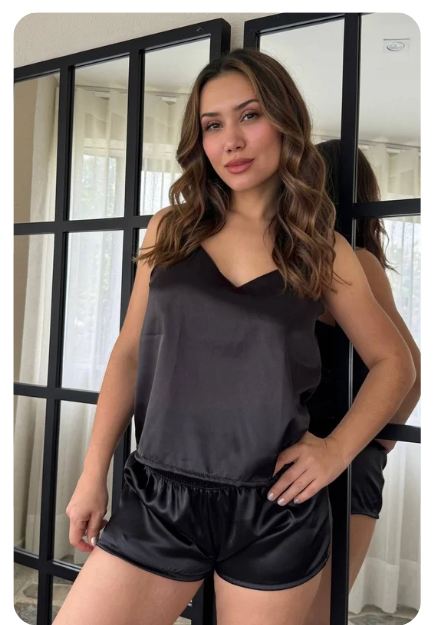 Set de Pijama de Satín con Tiras y Short Cod 2053NEGRO